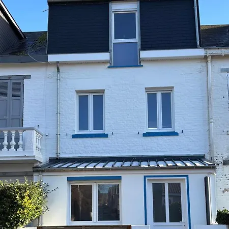 Maison Avec Terrasse, 10 Couchages, A 200 M De La Holiday home *
