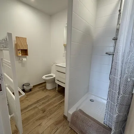 Maison Avec Terrasse, 10 Couchages, A 200 M De La